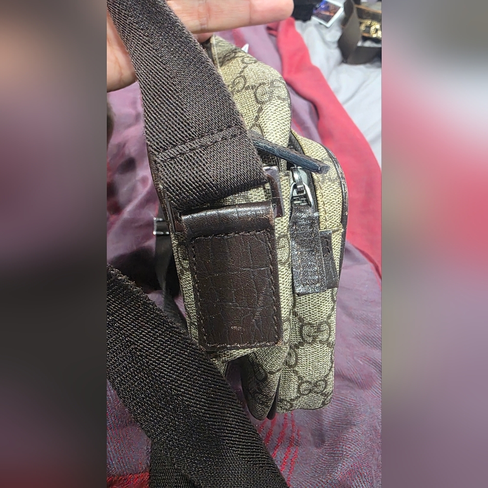 Authentic Vintage Gucci GG Crossbody - Picture 12 of 14
